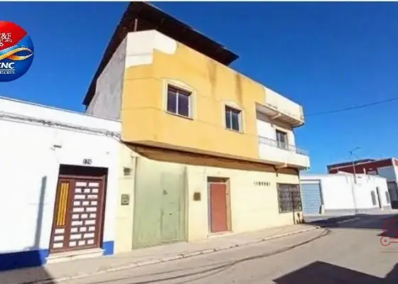 Adosado en venta en Tomelloso, Calle Nueva, de 168 m2 con 4 dormitorios y 2 baños por 55.000 €, Ref. 0453
