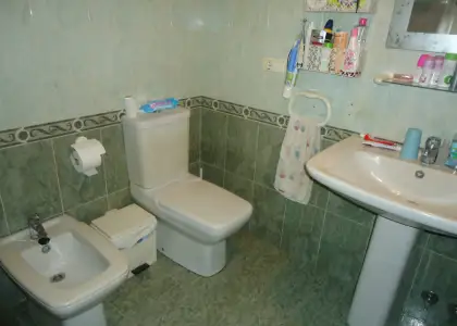 Alquiler de piso de 3 dormitorios centrico con cochera cerrada en Manzanares