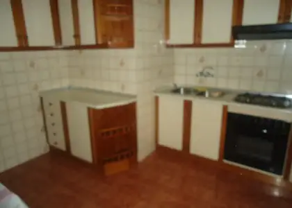 Alquiler de piso de tres dormitorios amueblado en Manzanares