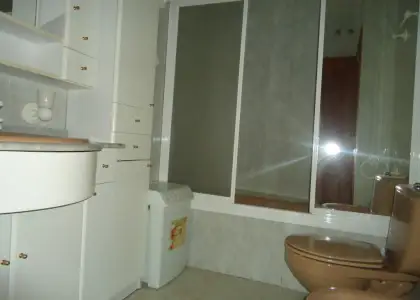 Alquiler de piso de tres dormitorios con un baño y aseo en Manzanares