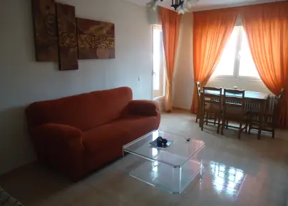 Alquiler de piso de tres dormitorios y un baño con garaje en zona del hospital en Manzanares
