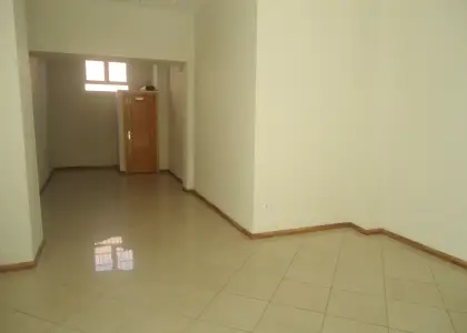 Alquiler local centrico totalmente reformado en Manzanares