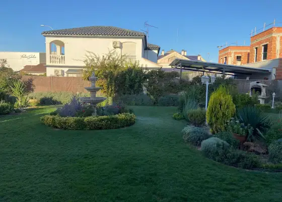 Casa/Chalet pareado En Venta Calle Eduardo Núñez, Zona Norte - Nueva Valdepeñas, Valdepeñas