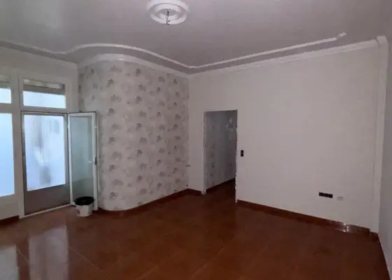 Casa en venta en Alcázar De San Juan, de 161 m2 con 2 dormitorios, 2 baños y 2 plazas de garaje por 170.000 €, Ref. 0250