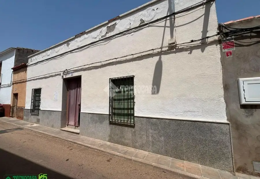 Casa en venta en Valenzuela De Calatrava - Valenzuela De Calatrava, 25.000 €, 174 m2, ref. 666795 en Valenzuela de Calatrava