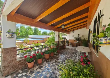 Chalet en Venta con terreno en Carretera El Villar en Puertollano