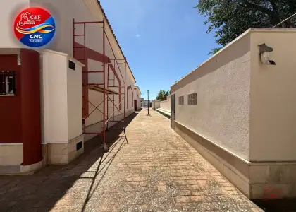 Chalet en venta en Tomelloso, Calle San Antonio, de 143 m2 con 3 dormitorios, baño, aseo y trastero por 59.014 €, Ref. 0442 en Tomelloso