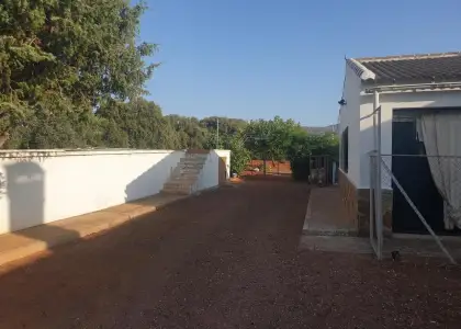 CHALET situado en LAS ENCARNADILLAS (zona virgen del socorro) en Argamasilla de Calatrava