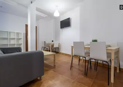 Habitación amueblada en el apartamento, Ciutat Vella en Valencia