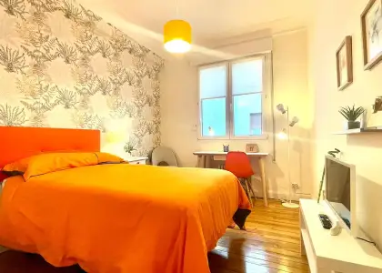 Habitación en piso compartido de 6 dormitorios en alquiler en Abando, todos los gastos incluidos en Bilbao