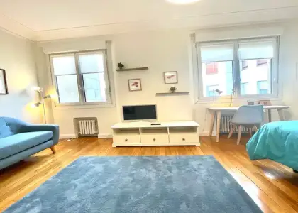 Habitación en piso compartido de 6 dormitorios en alquiler en Abando, todos los gastos incluidos en Bilbao