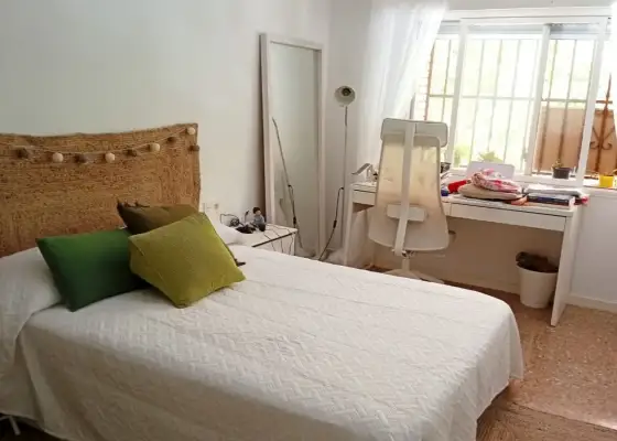 Habitación en un apartamento compartido de 5 habitaciones en alquiler en el Centro Histórico. en Almería