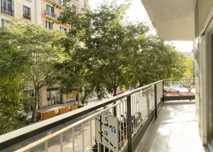Habitación en un piso compartido de 7 dormitorios en alquiler en Sant Antoni en Barcelona