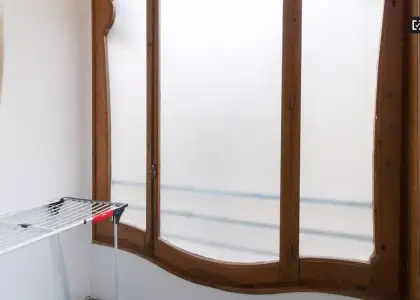 Habitación en un piso compartido de 7 dormitorios en alquiler en Sants, gastos incluidos. en Barcelona