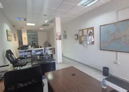 Local comercial en Puertollano situado en la zona de AVENIDA PRIMERO DE MAYO en Puertollano