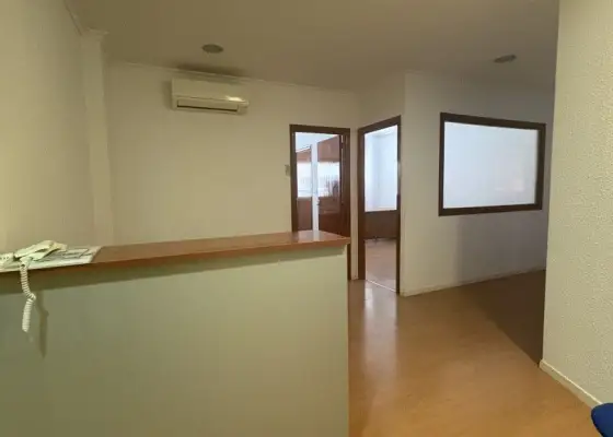 Local en alquiler en Alcázar De San Juan, Centro, de 180 m2 con 2 baños por 600 €/mes, Ref. 0390
