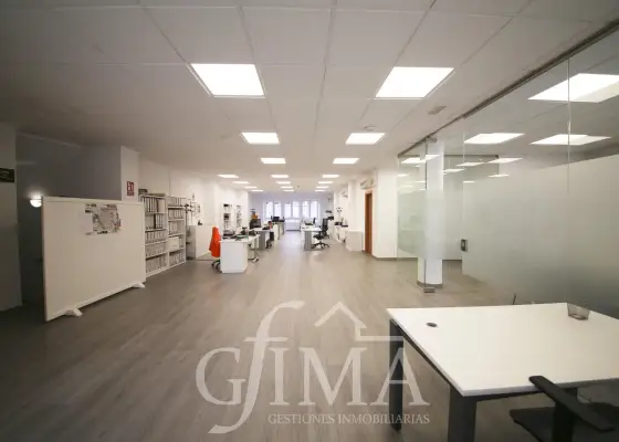 Local en alquiler en pleno centro con 150m2 útiles en Tomelloso