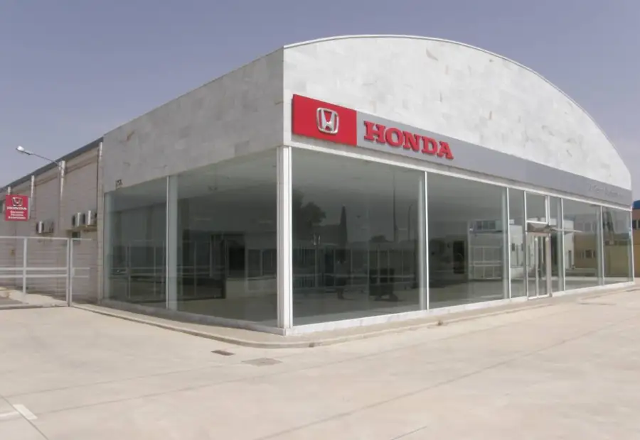 NAVE INDUSTRIAL en venta de 1.204 m2 construidos, en la mejor zona del poligono de Manzanares en Manzanares