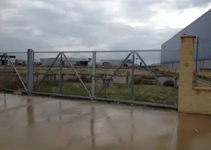 PARCELAS INDUSTRIALES con proyecto edificatorio en Manzanares