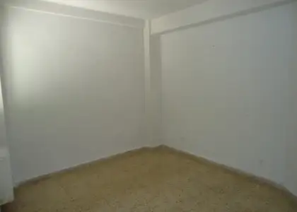 Piso centrico de tres dormitorio y un baño