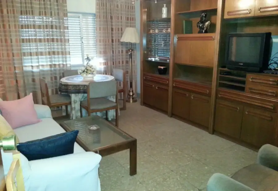 Piso de 2 domitorios en venta. Necesita reformas en Manzanares