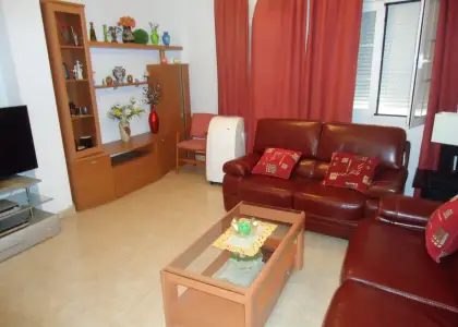 Piso de 3 dormitorios. A pocos metros del centro. Amplio y seminuevo. en Manzanares