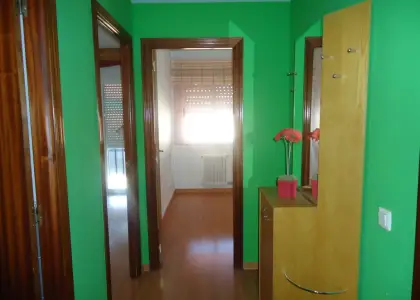 Piso de 3 dormitorios. Buen estado. Muy luminoso. Totalmente exterior. en Manzanares