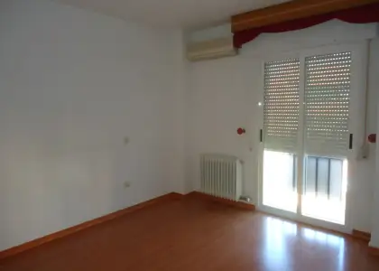 Piso de 3 dormitorios. Buen estado. Muy luminoso. Totalmente exterior. en Manzanares