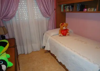Piso de 3 dormitorios. Reformado. Totalmente amueblado. en Manzanares
