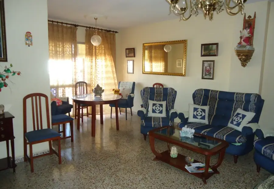 Piso de 3 dormitorios. Totalmente centrico. en Manzanares