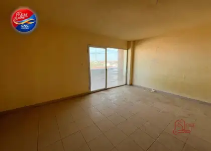 Piso en venta en Tomelloso, Calle San Anton, de 88 m2 con 3 dormitorios, baño y terraza por 36.500 €, Ref. 0428 en Tomelloso