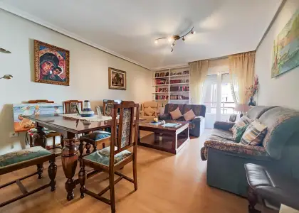 Piso Zona Plaza Mariana Pineda. en Puertollano