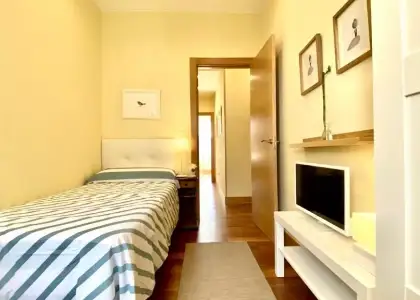 Se alquila habitación en piso compartido de 5 habitaciones en Basurtu, gastos incluidos. en Bilbao