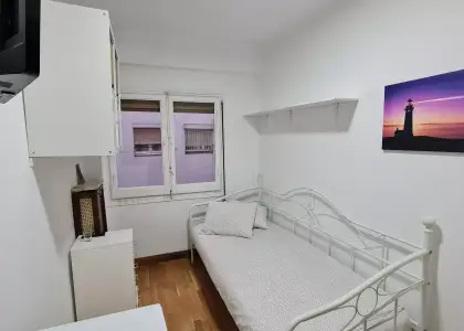 Se alquila habitación en piso compartido de 5 habitaciones en Zaragoza, solo estudiantes en Zaragoza