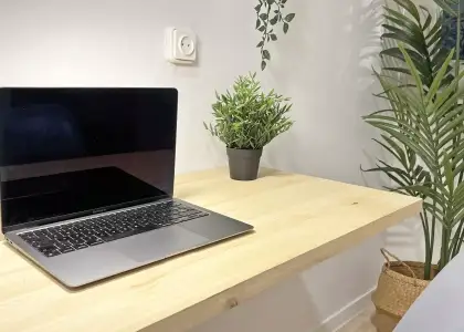 Se alquila habitación en piso de 6 habitaciones en Barcelona en Barcelona