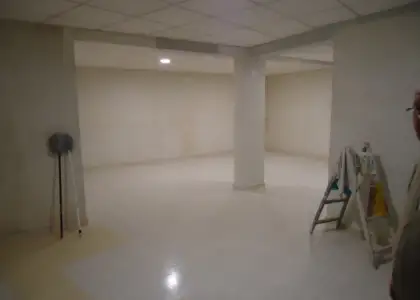 Se alquila local comercial en zona centro en Manzanares
