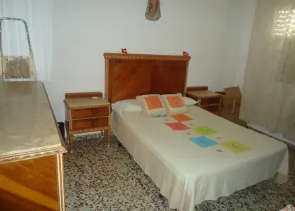 Se alquila piso centrico de 5 dormitorios en Manzanares
