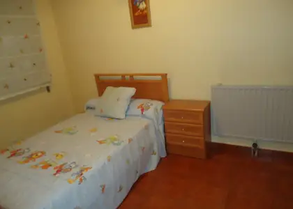 Se alquila piso de 3 dormitorios en buen estado en n.Manzanares en Manzanares