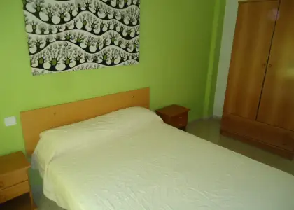Se alquila piso de tres dormitorios en zona nuevo Manzanares en Manzanares