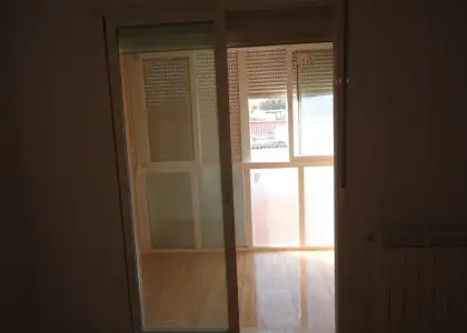 Se vende casa adosada a estrenar de cuatro dormitorios en buena zona en Manzanares