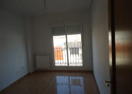 Se vende casa adosada a estrenar de cuatro dormitorios en buena zona en Manzanares