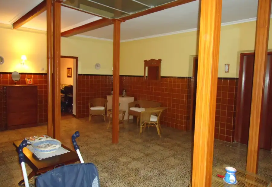 Se vende casa de cinco dormitorios en zona centro en Manzanares