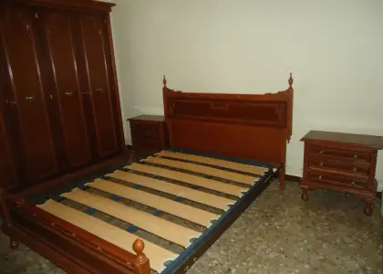 Se vende casa de cinco dormitorios en zona divina pastora en Manzanares