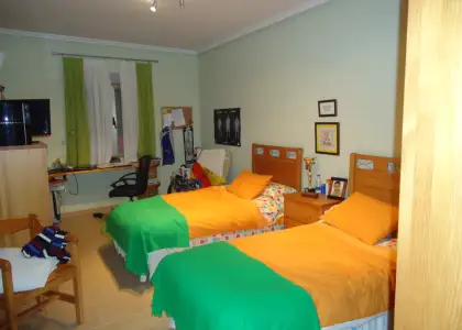 Se vende casa en zona residencial de tres dormitorios. en Manzanares