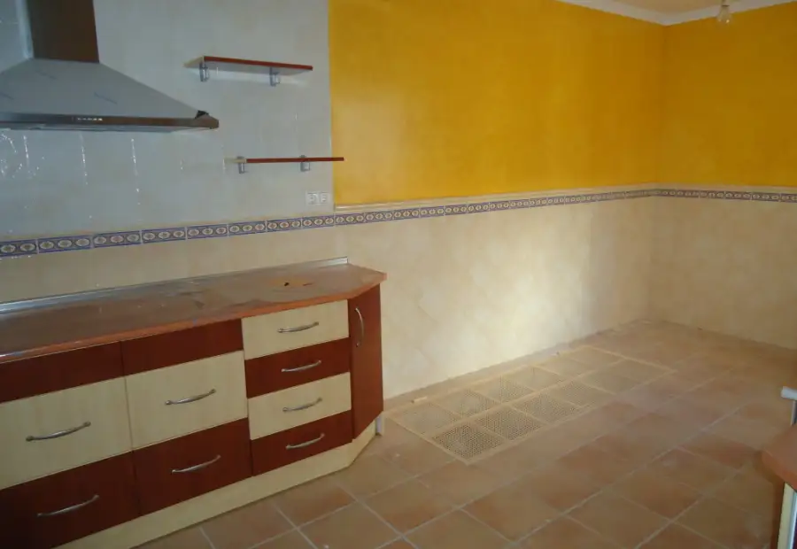 Se vende casa reformada recientemente con tres dormitorios. en Manzanares
