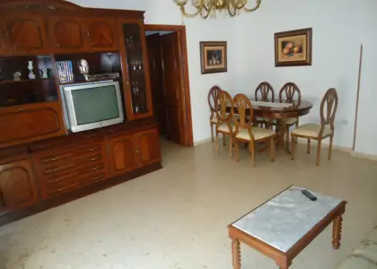 Se vende piso a escasos metros del centro de tres dormitorios en Manzanares