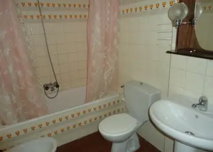 Se vende piso centrico con garaje y trastero de cuatro dormitorios totalmente amueblado en Manzanares