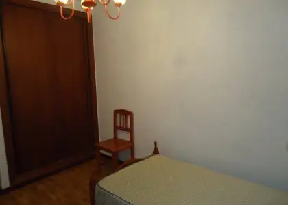 Se vende piso centrico con garaje y trastero de cuatro dormitorios totalmente amueblado en Manzanares