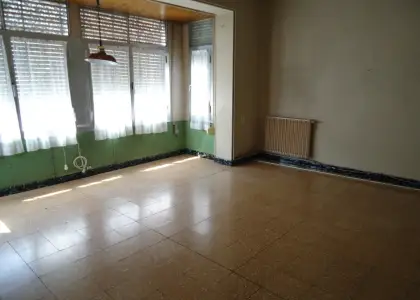 Se vende piso centrico de cuatro dormitorios en Manzanares