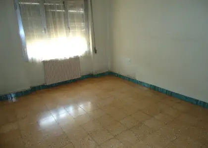Se vende piso centrico de cuatro dormitorios en Manzanares